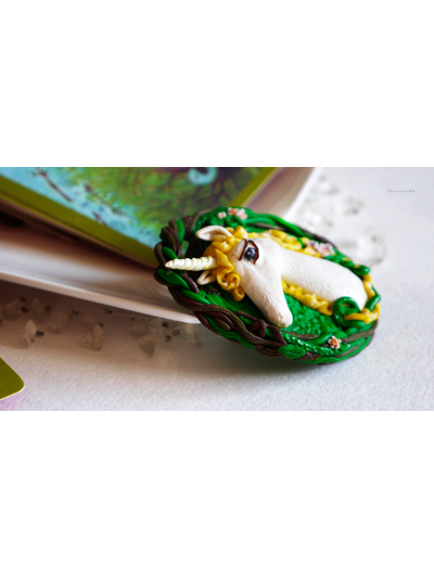 Сказочное колье с подвеской "Единорог"