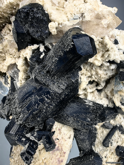 Друза кристаллов аквамарина (разн. берилл), шерла (разн. турмалина), на полевом шпате с кварцем. 160*100*70мм (ААА)