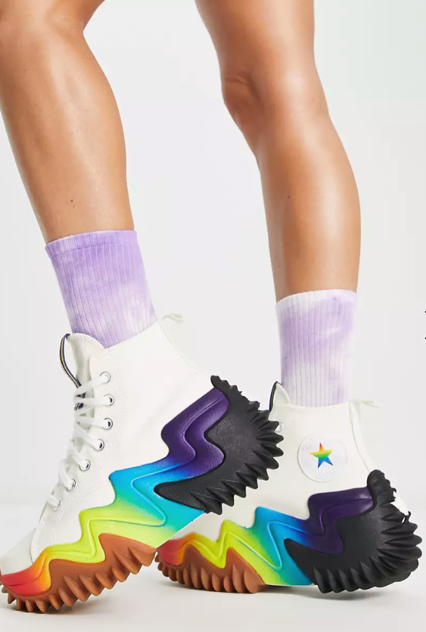 Converse Run Star Motion Pride высокие белые с радужной подошвой