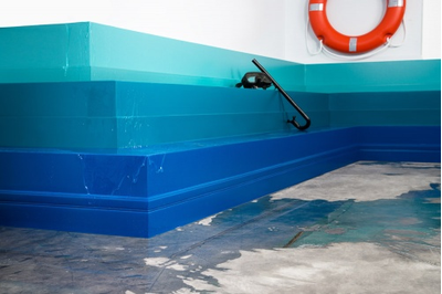 Напольный плинтус из дюрополимера Orac Decor коллекция Axxent SX105