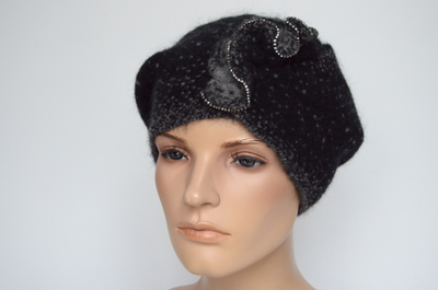 Черный женский берет со стразами Сваровски