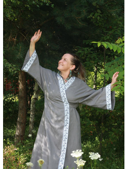 Халат-кимоно из конопли с вышивкой