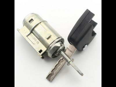 Цилиндр сердцевина замка левой двери Ауди с ключом под чип