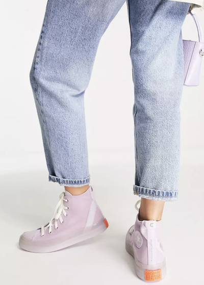 кеды Converse розовые и голубые джинсы фото