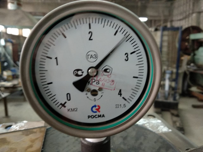 давление на заблокированном выходном патрубке