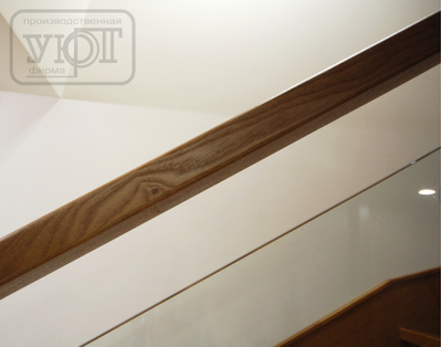 л-10. ограждение - закалённое стекло, нержавеющая сталь. ступени и поручень - массив дуба