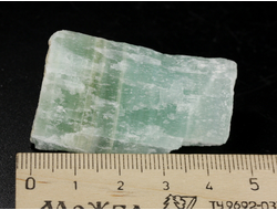 Кальцит фисташковый (зеленый), необработанный образец, Пакистан (44*22*19 мм, 30 г) №38055