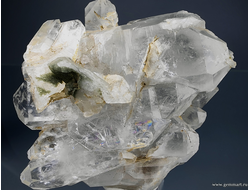 Горный хрусталь с включениями хлорита. Северная Осетия.