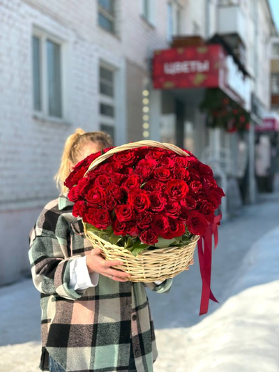 Корзина с 101 розой