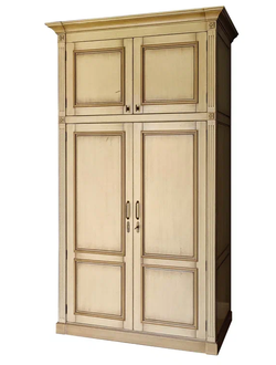 Шкаф для одежды с антресолью.