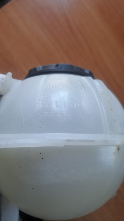 Расширительный бачок SKODA RAPID