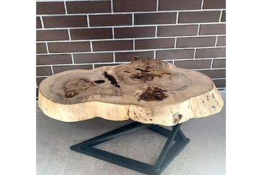 Столик из спила тополя.