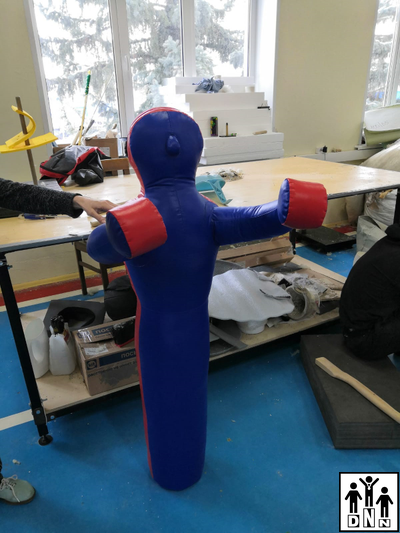 Манекен для борьбы одноногий