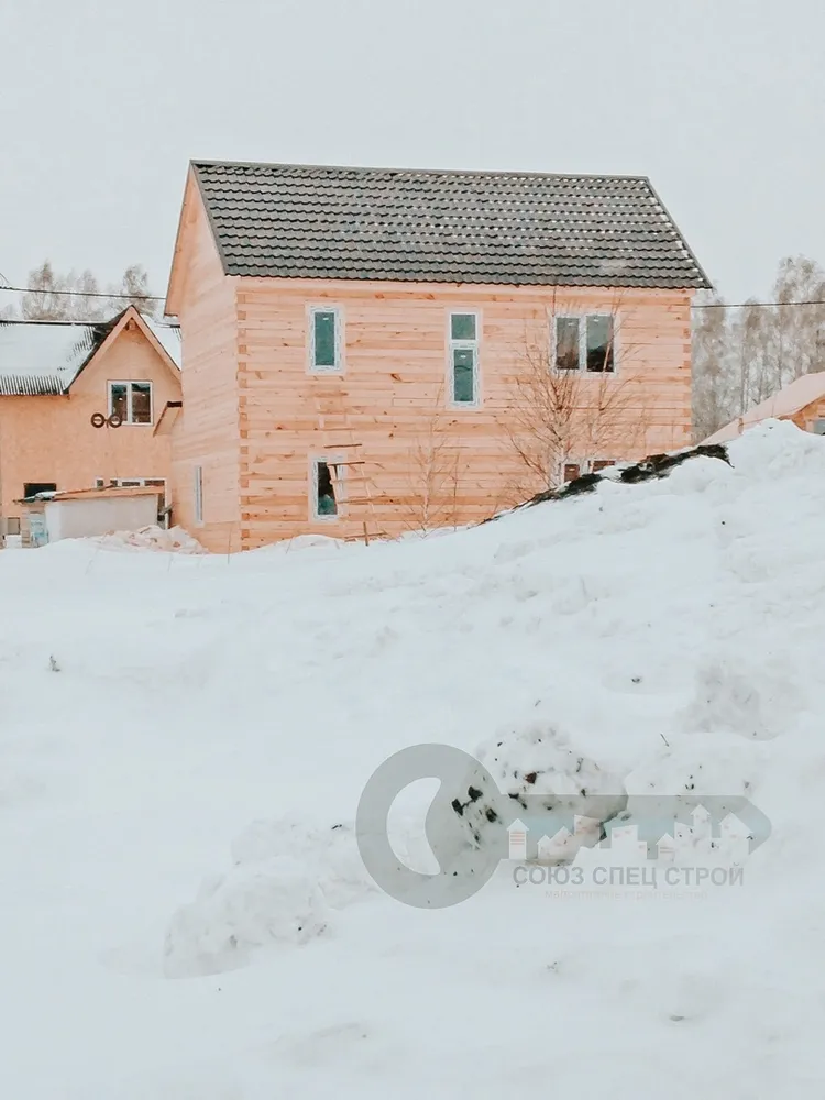 Большой двухэтажный дом из бруса 