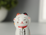 Фигурка керамика «Кот. Манэки-нэко», 4×4.3×2.5 см