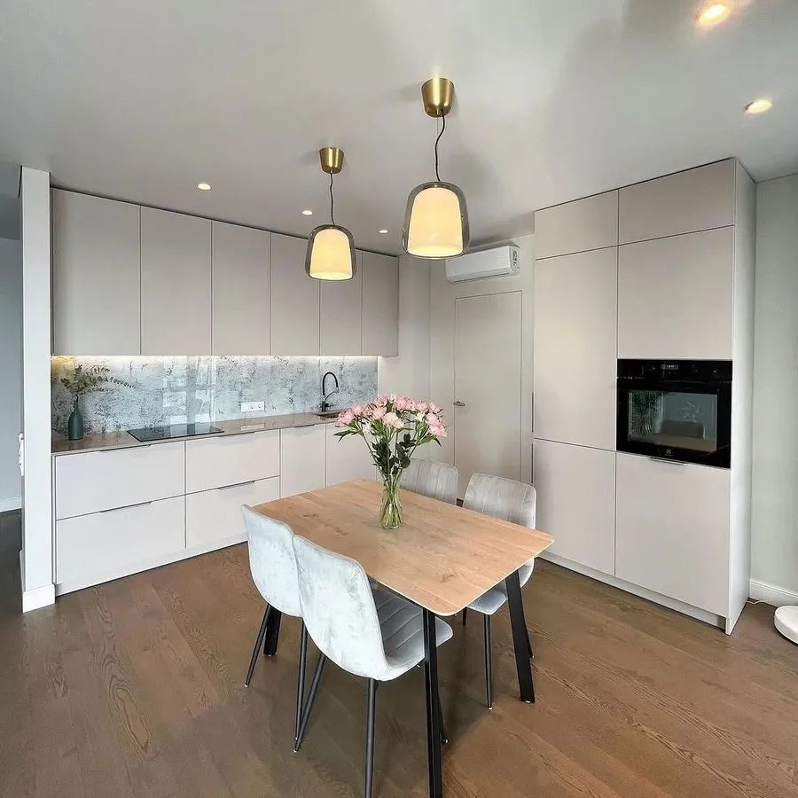 Кухня прямая, 3000мм, пеналы 1200мм. Материал фасадов ЛДСП. Срок изготовления от 15 рабочих дней. Цена на момент заказа 92000 руб