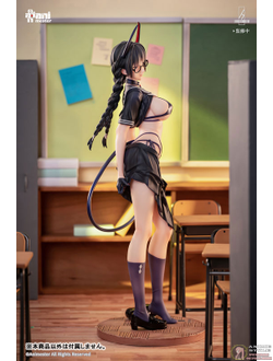 Фигурка 1/6 Президент класса суккубов Рейна (Succubus Class President Reina)