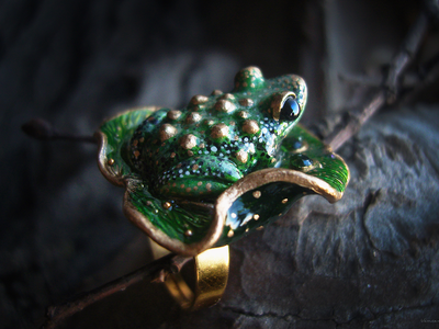 "Травяная Инфанта", фэнтези-кольцо с зелёной лягушкой и хромдиопсидами