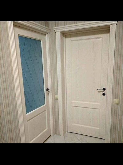 ЛАЙНДОР (УЛЬЯНОВСК)/ МОДЕЛЬ КАНТРИ-К/ ПОЛОТНО ОСТЕКЛЕННОЕ/ НАТУРАЛЬНЫЙ ШПОН ЯСЕНЯ/ ТОН 42 (БИСКВИТ)