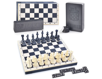 Шахматы Айвенго с доской (дерево + пластик 40/40 см) с шашками и домино