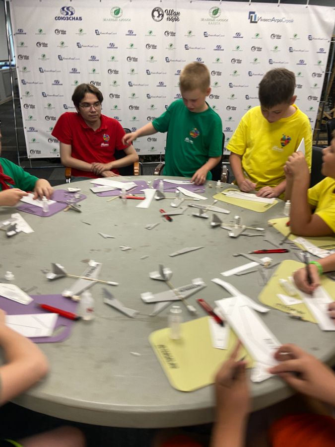 Мастер-класс и соревнования по авиамоделированию