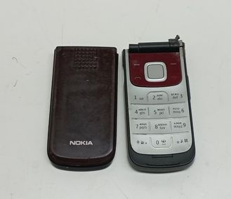 Неисправный телефон Nokia 2720 (нет АКБ, задней крышки, не включается, сломаны петли)