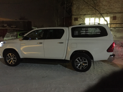 Кунг Sammitr S Plus V2 040 белый на Toyota Hilux Revo 2019 от установочного центра AvengerUral.ru