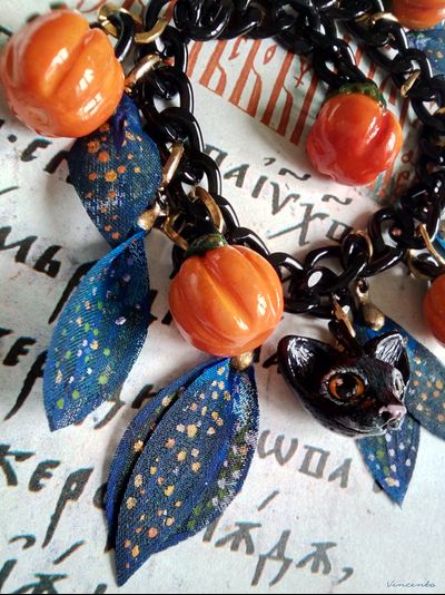 Браслет с тыковками и чёрным котом "Таинство сентября", необычное осеннее украшение