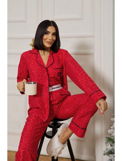 Пижама в стиле известного бренда розовая