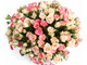 Букет из 35 кустовых роз нежных оттенков и зелени