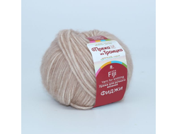 Пряжа для вязания  Фиджи Троицкой фабрики 20% мериносовая шерсть, 60% хлопок, 20% акрил моточки по 50 грамм длина нити 95 метров цвет беж  03