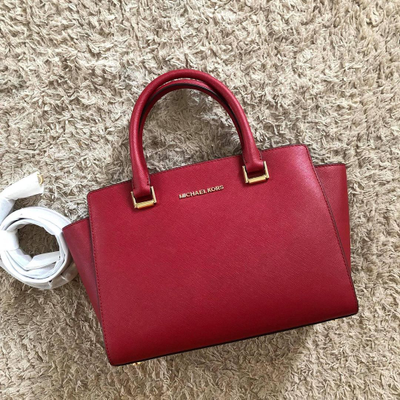 майкл корс красная сумка среднего размера