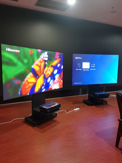 Напольная стойка Hisense для ультракороткофокусного (УКФ) проектора и ALR-экрана