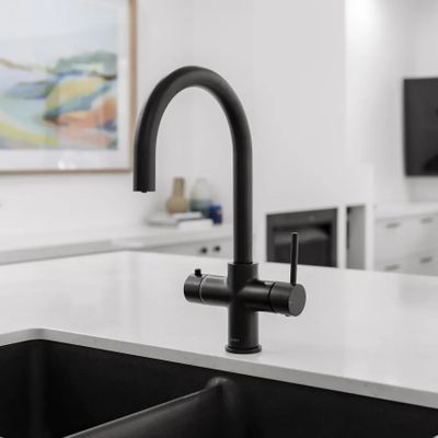 Система мгновенного кипячения воды 4в1 AQUAHOT MILAN BM (матовый черный)