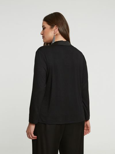 Блуза с отложным воротом в черном