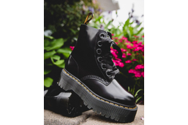 Классические лакированные ботинки Dr Martens 1460 на платформе, шнуровка лентами.