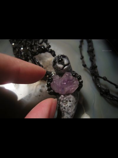 "Сияющий Тюлень Пака", волшебное колье с аметистами (северная коллекция украшений)