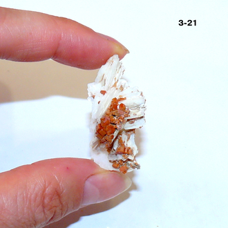 Ванадинит натуральный (щетка) №3-21: 38*36*14мм