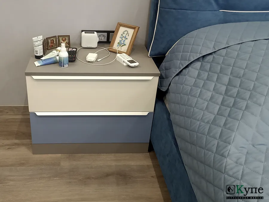 023 Тумба прикроватная с двумя выдвижными ящиками