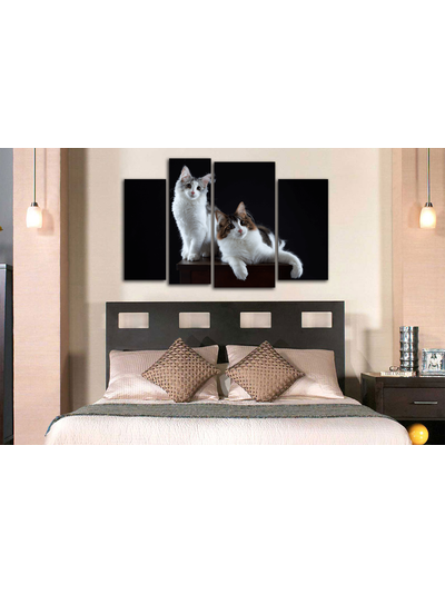 Модульная картина "Статуэтки на тумбочке"