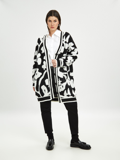 Вязаный кардиган с чёрно-белым узором