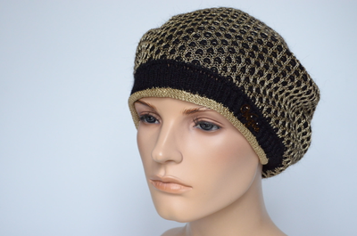 Черный женский вязаный берет сетка