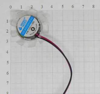 Вентилятор для видеокарты 3,5 см 2 pin, расстояние между 3-мя креплениями 2,4 см