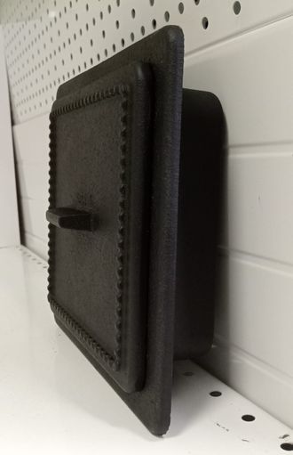 Дверца прочистная  Р104, 170х170 мм (установочные размеры 130х130 мм), крашеная