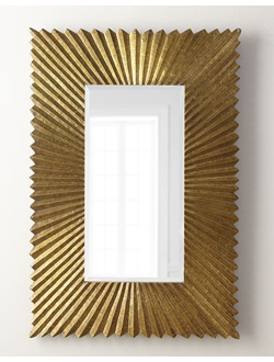 Зеркало прямоугольное в золотой рифленой раме.