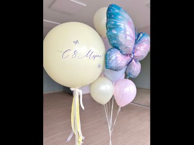 Композиция из воздушных шаров "бабочка"