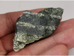 Хризотил-асбест, необработанный образец, Россия, КЧР, Урупский район, Беденский массив, м-ние Мощевая балка (55*26*18 мм, 29 г) №29875