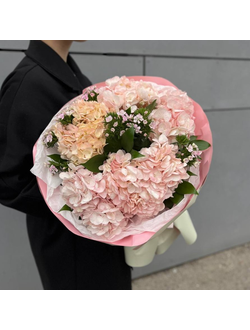 Букет с гортензиями