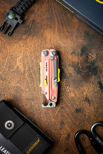Leatherman Signal Guava