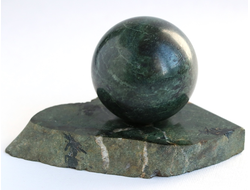 Шар из Жадеита